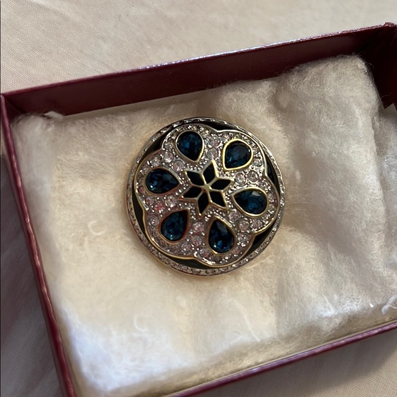 Pin - Picture 4 of 4